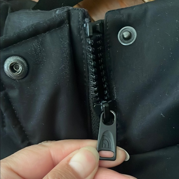 The North Face Black Puffer Jacket - Picture 5 of 14